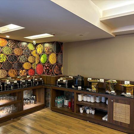Hotel Oxmo Delhi Airport With Free Airport Transsfer Nueva Delhi Exterior foto