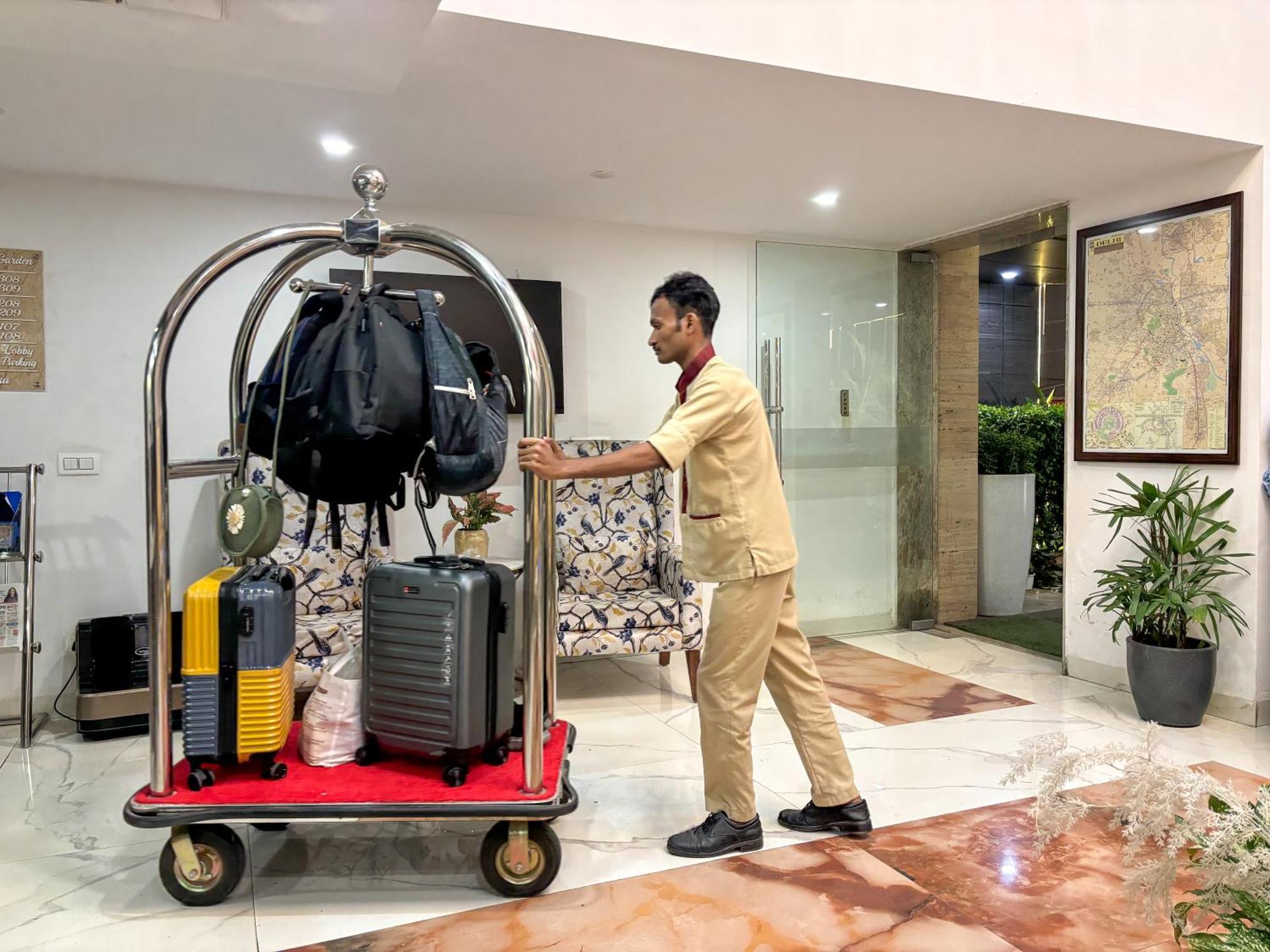 Hotel Oxmo Delhi Airport With Free Airport Transsfer Nueva Delhi Exterior foto