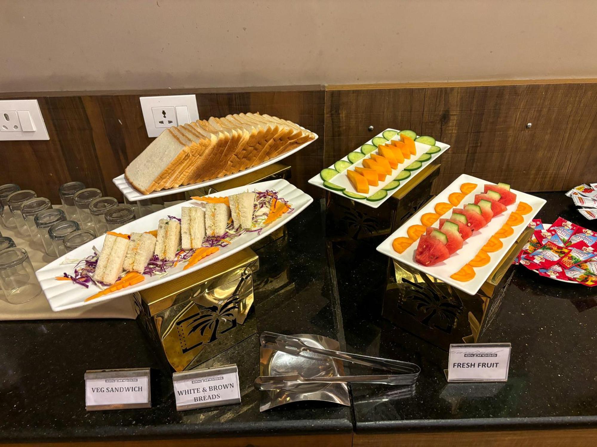 Hotel Oxmo Delhi Airport With Free Airport Transsfer Nueva Delhi Exterior foto